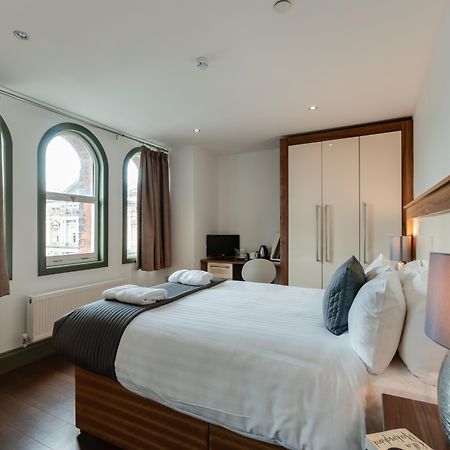 Base Serviced Apartments - Sir Thomas Street Ліверпуль Екстер'єр фото