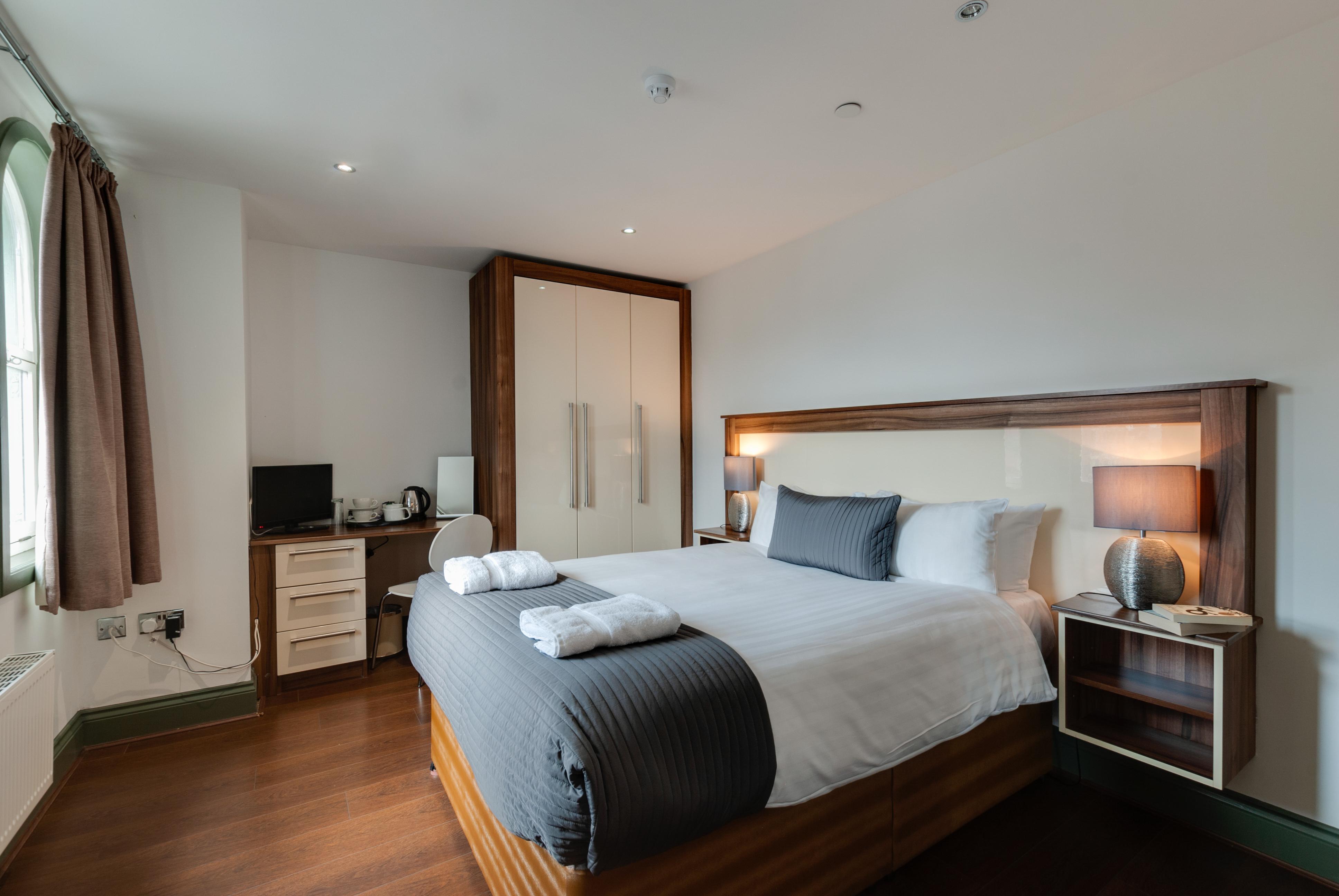 Base Serviced Apartments - Sir Thomas Street Ліверпуль Екстер'єр фото