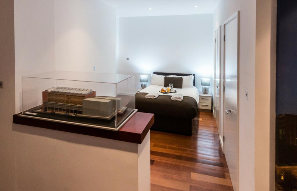 Base Serviced Apartments - Sir Thomas Street Ліверпуль Екстер'єр фото