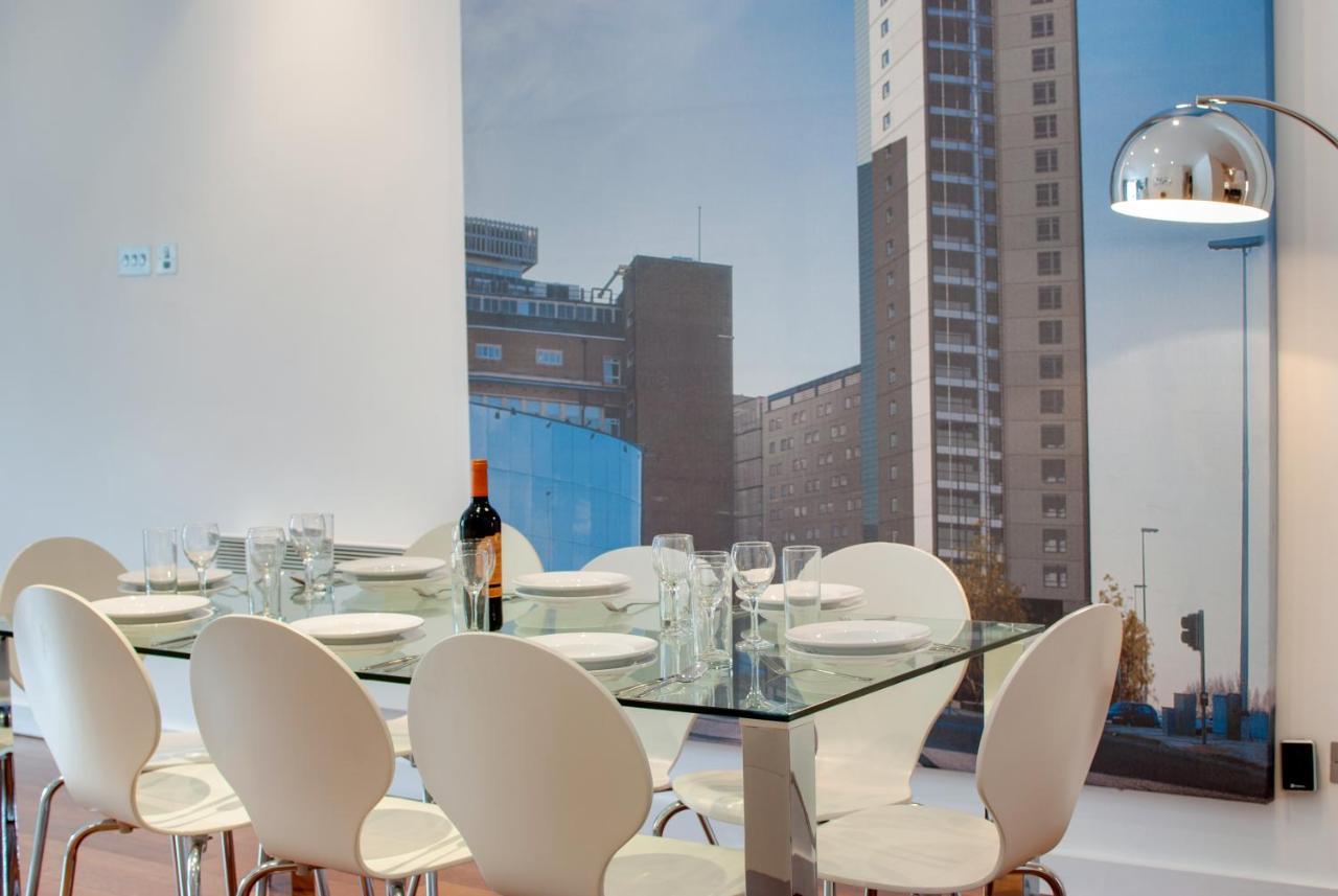 Base Serviced Apartments - Sir Thomas Street Ліверпуль Екстер'єр фото