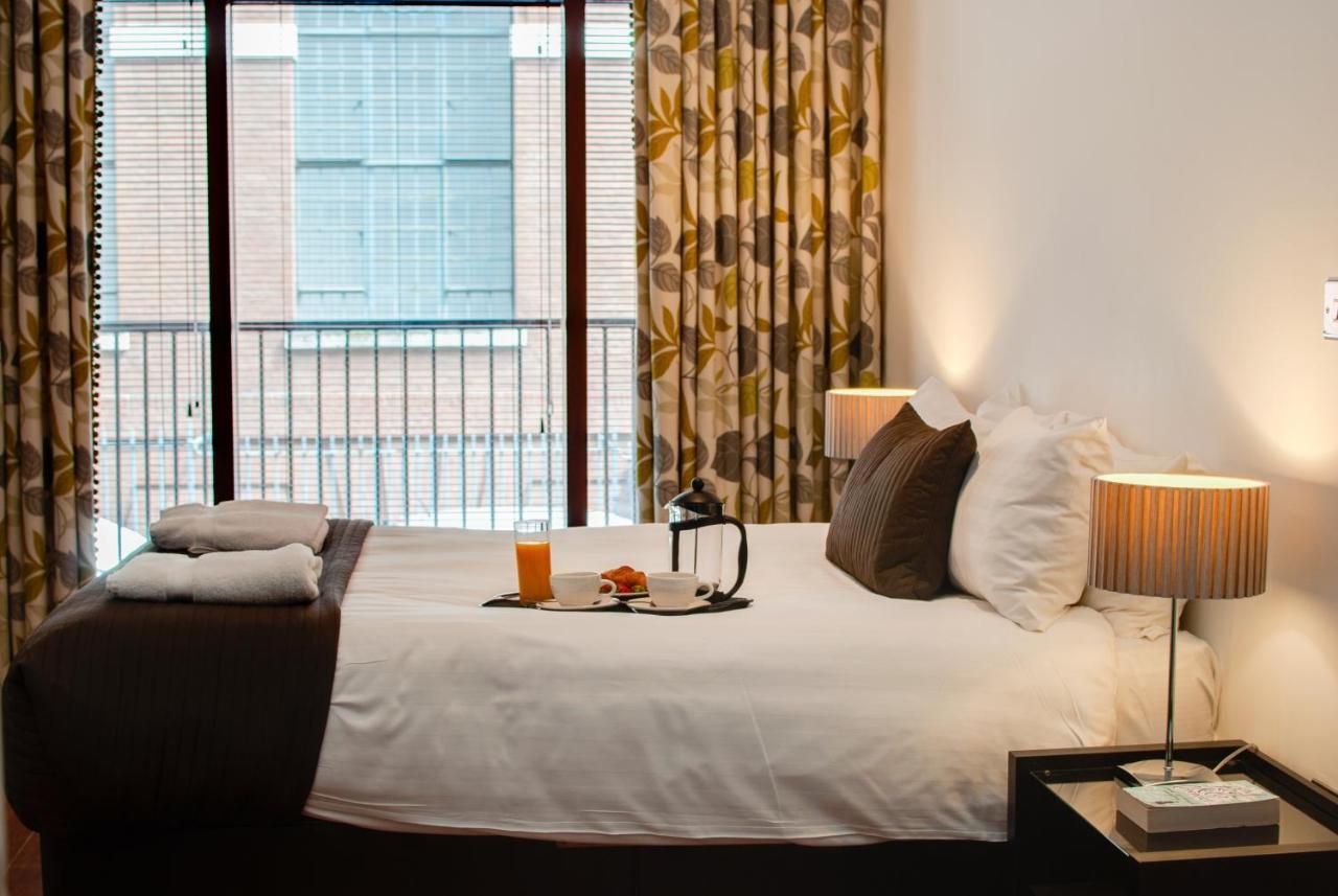 Base Serviced Apartments - Sir Thomas Street Ліверпуль Екстер'єр фото