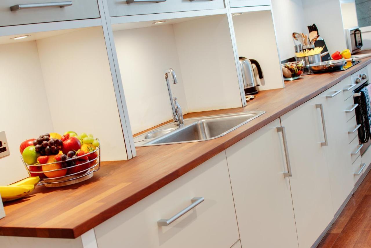 Base Serviced Apartments - Sir Thomas Street Ліверпуль Екстер'єр фото