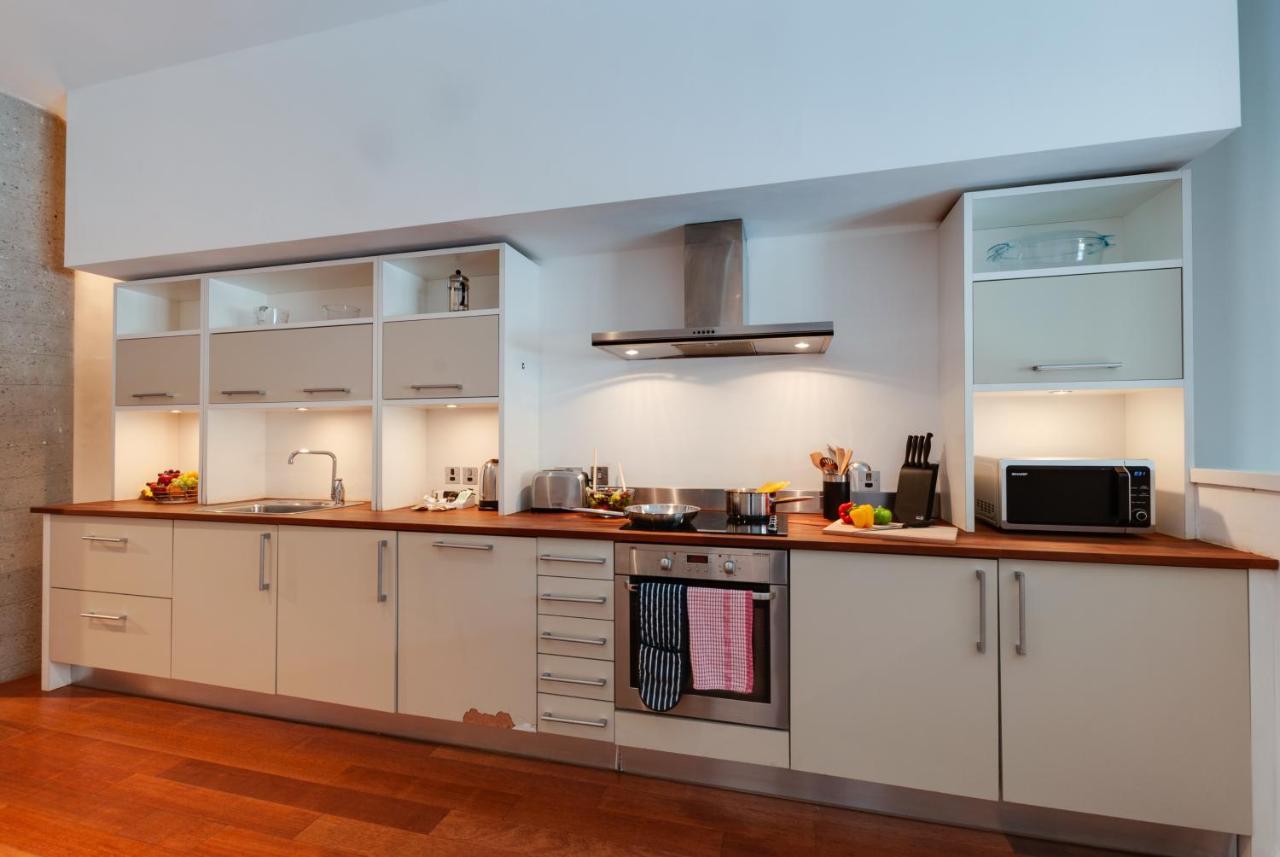 Base Serviced Apartments - Sir Thomas Street Ліверпуль Екстер'єр фото