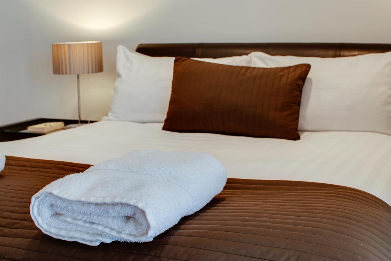 Base Serviced Apartments - Sir Thomas Street Ліверпуль Екстер'єр фото