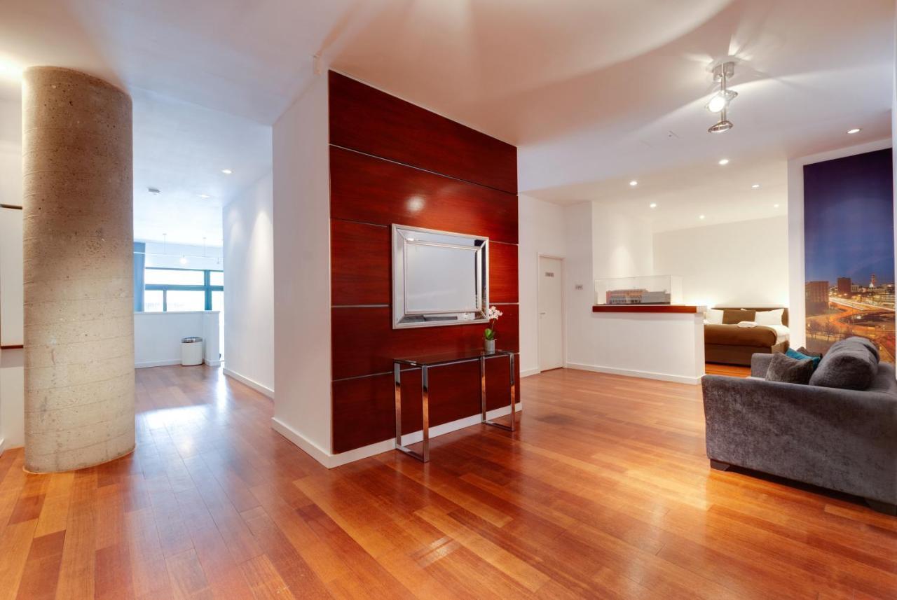 Base Serviced Apartments - Sir Thomas Street Ліверпуль Екстер'єр фото
