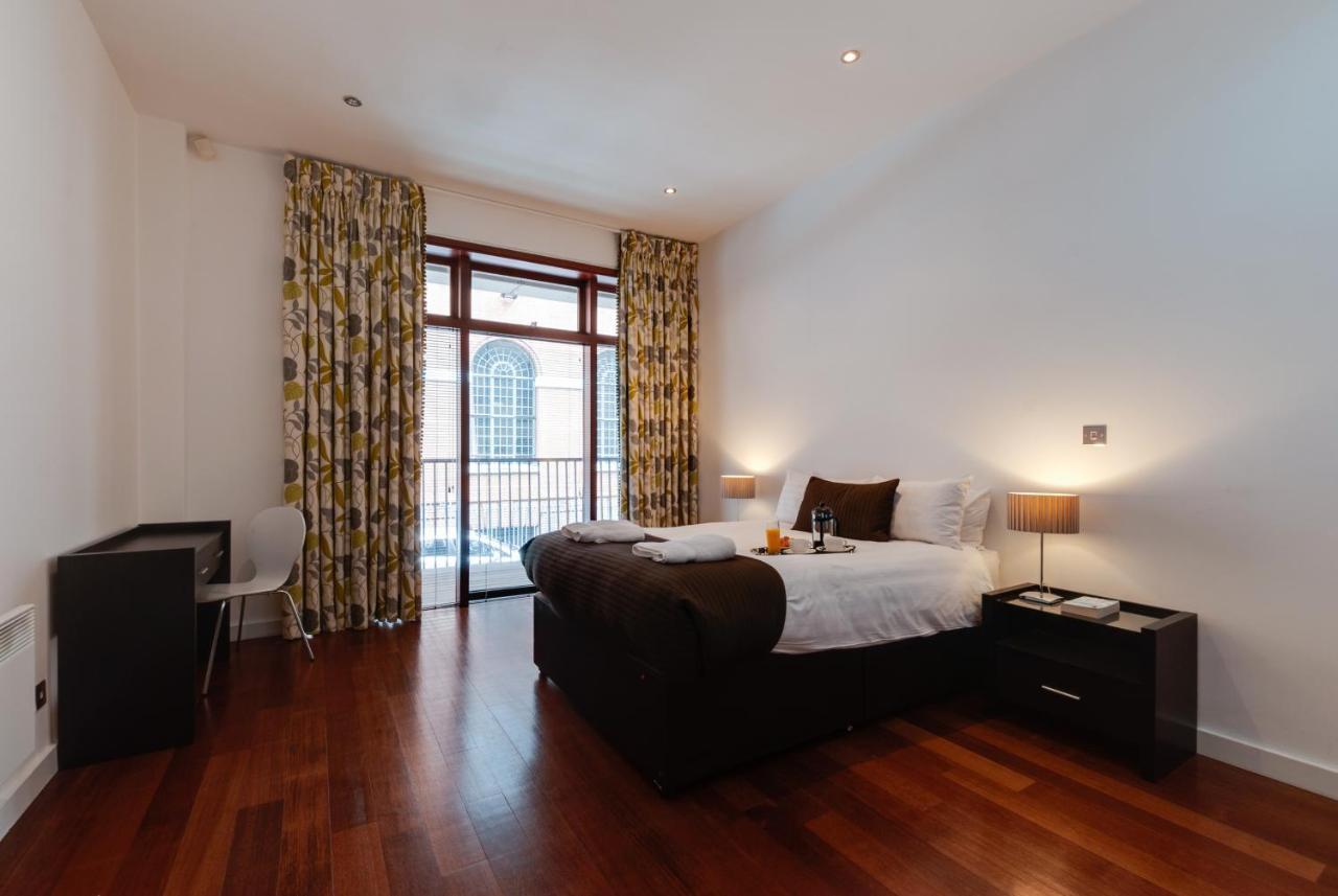 Base Serviced Apartments - Sir Thomas Street Ліверпуль Екстер'єр фото