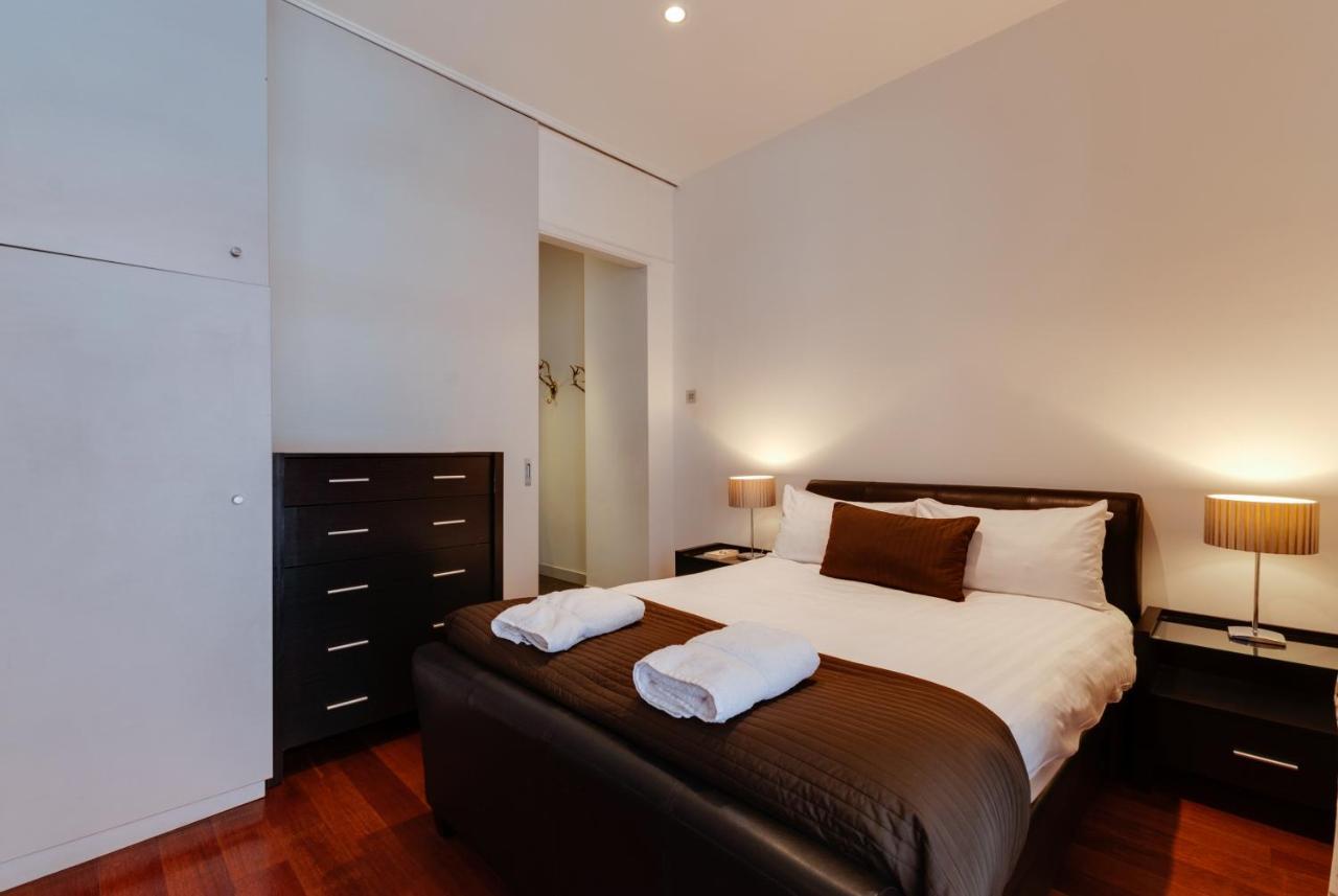 Base Serviced Apartments - Sir Thomas Street Ліверпуль Екстер'єр фото